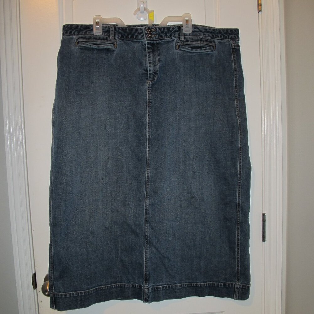 Plus Size Old Navy Women's Straight Skirt - Size 22 (08)